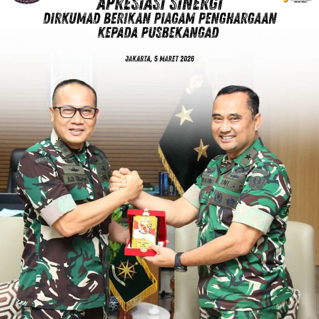 Apresiasi Sinergi: Dirkumad Serahkan Piagam Penghargaan kepada Pusbekangad